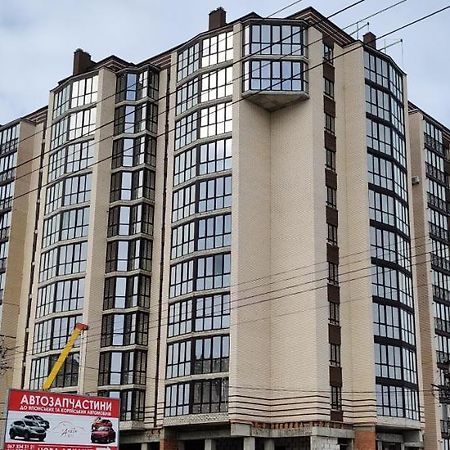 Luxury Apartments Atlant Lutsʼk Eksteriør billede