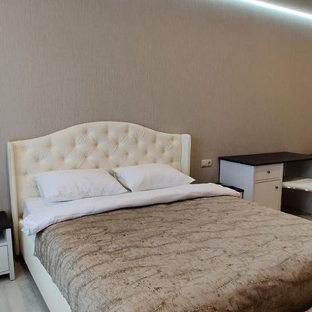 Luxury Apartments Atlant Lutsʼk Eksteriør billede